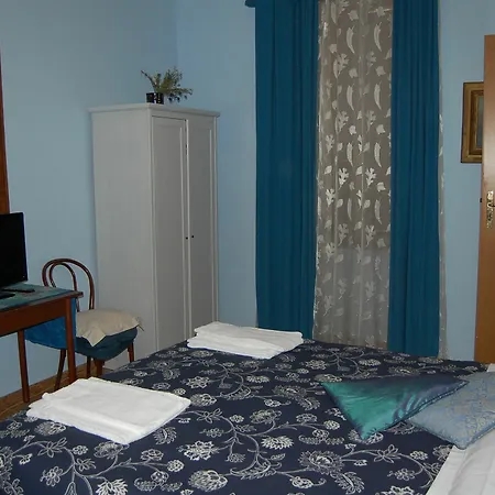 Guest house Casa Cleo 2*